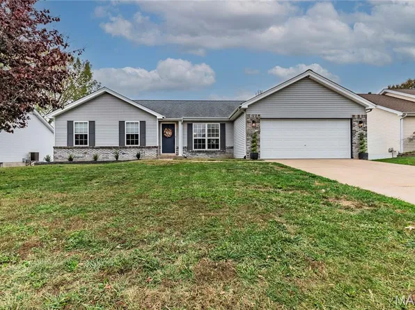 236 Royallmanor Ln, O'Fallon, MO 63368