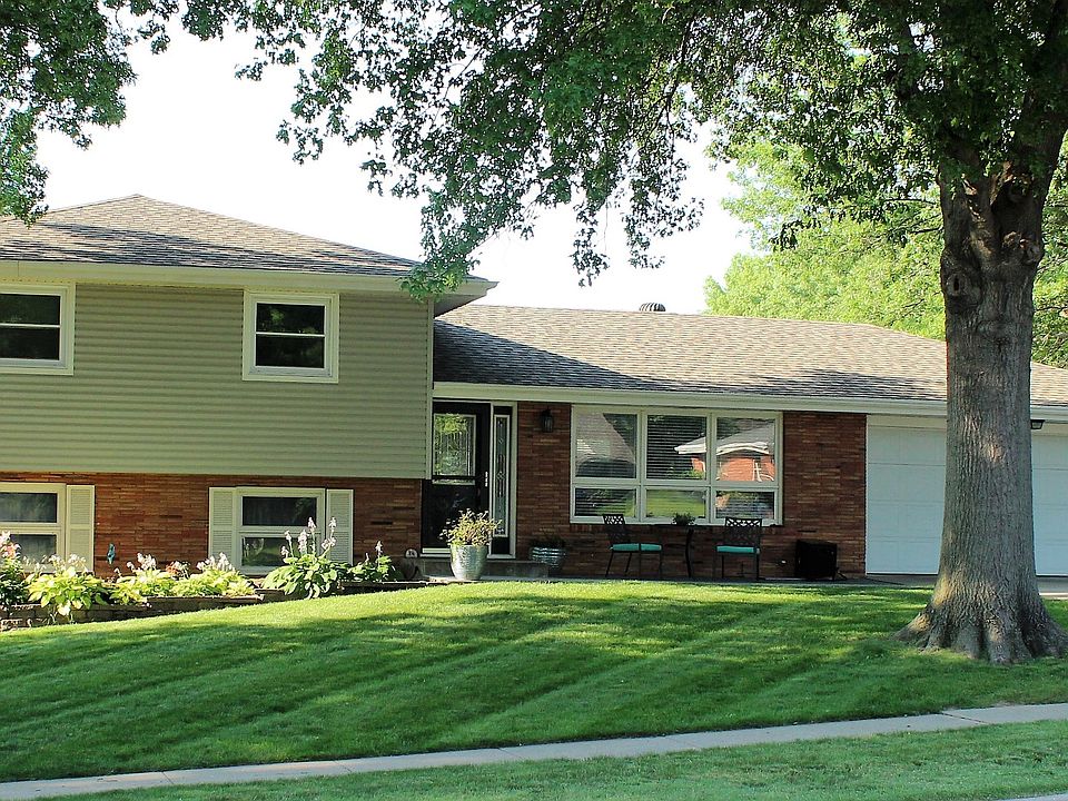 1st image of 8120 Sandalwood Dr