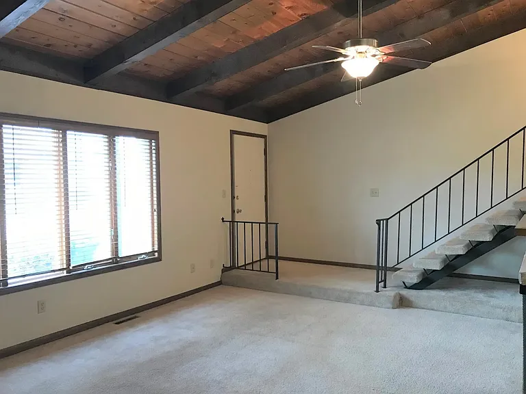 408 Holly Ln — Photo 16