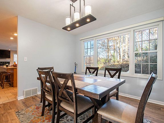 4th image of 11260 Bridlewood Trl