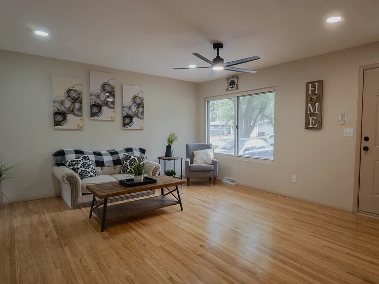 7332 W Quail Ln — Photo 6