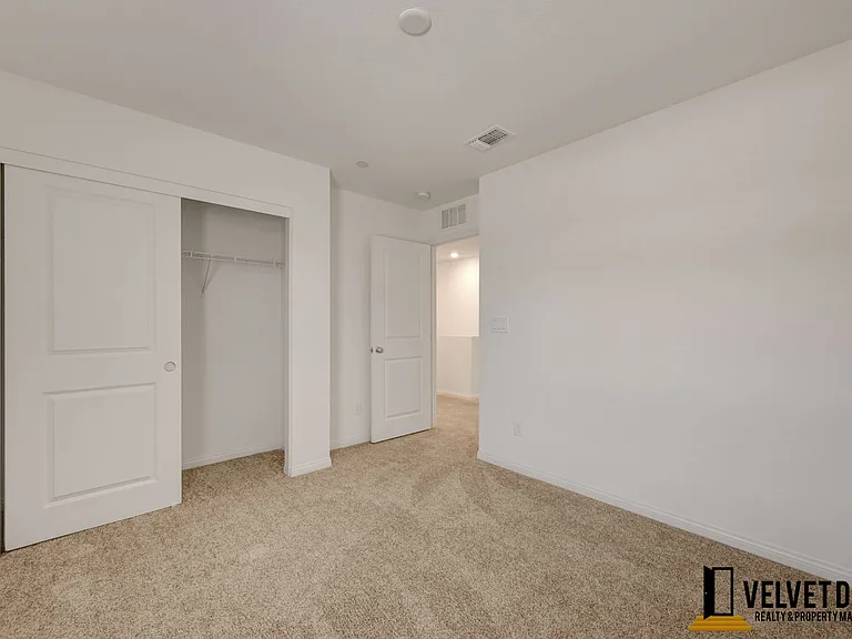 2725 Luzzi Walk #1 — Photo 22
