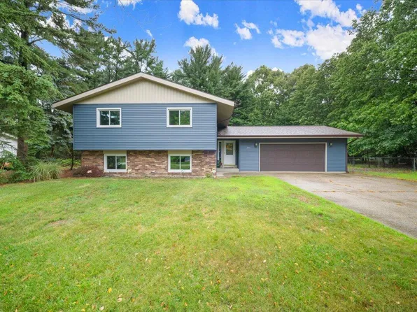 396 Churchill Dr, Muskegon, MI 49441