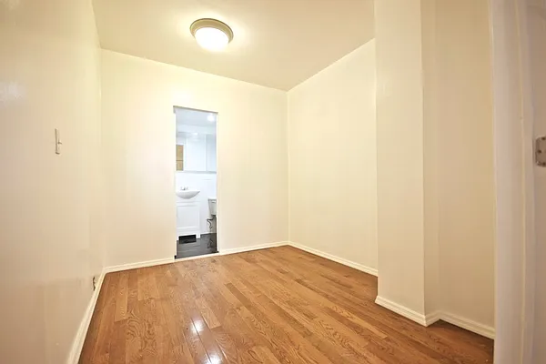 Rented by Nest Seekers International | media 13