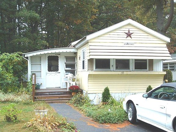 2nd image of 38 Maplewood Dr