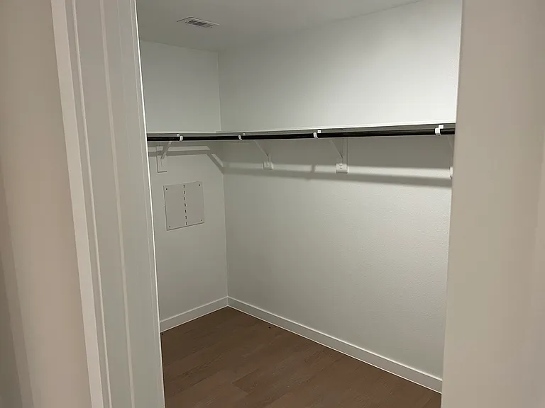 1405 Irigoyen St — Photo 16