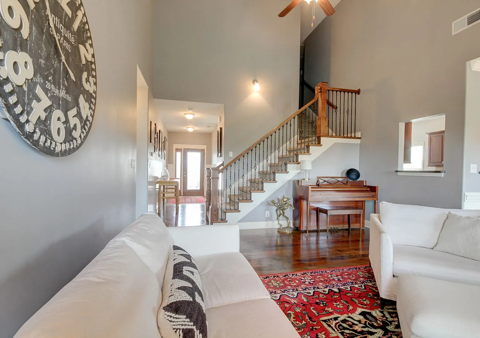 Spectacular Custom Home in Beautiful Farmington — Photo 3