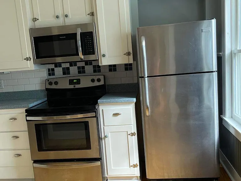 184 Elm St #4 — Photo 2