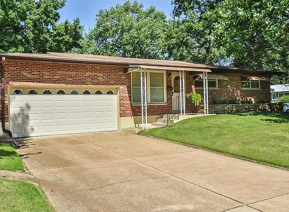 2nd image of 1185 Bluefield Dr