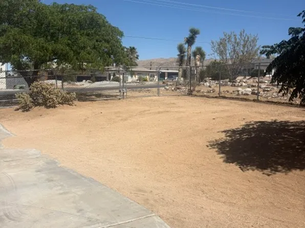 7364 Palomar Ave, Yucca Valley, CA 92284