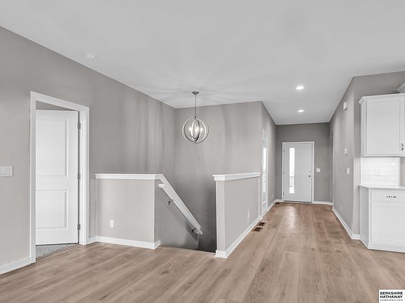 4th image of 10403 Cimarron St