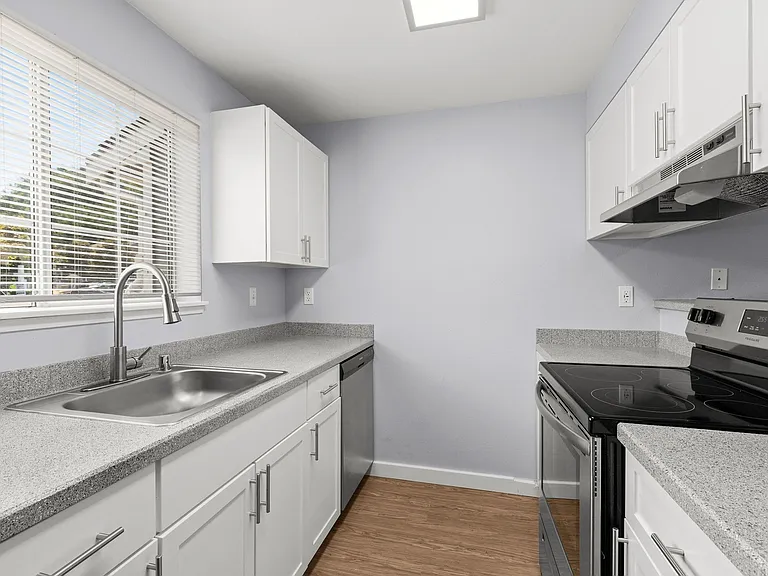 Avana West Hill — Photo 19