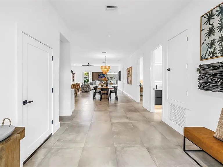 2065 Goldenrod St — Photo 9