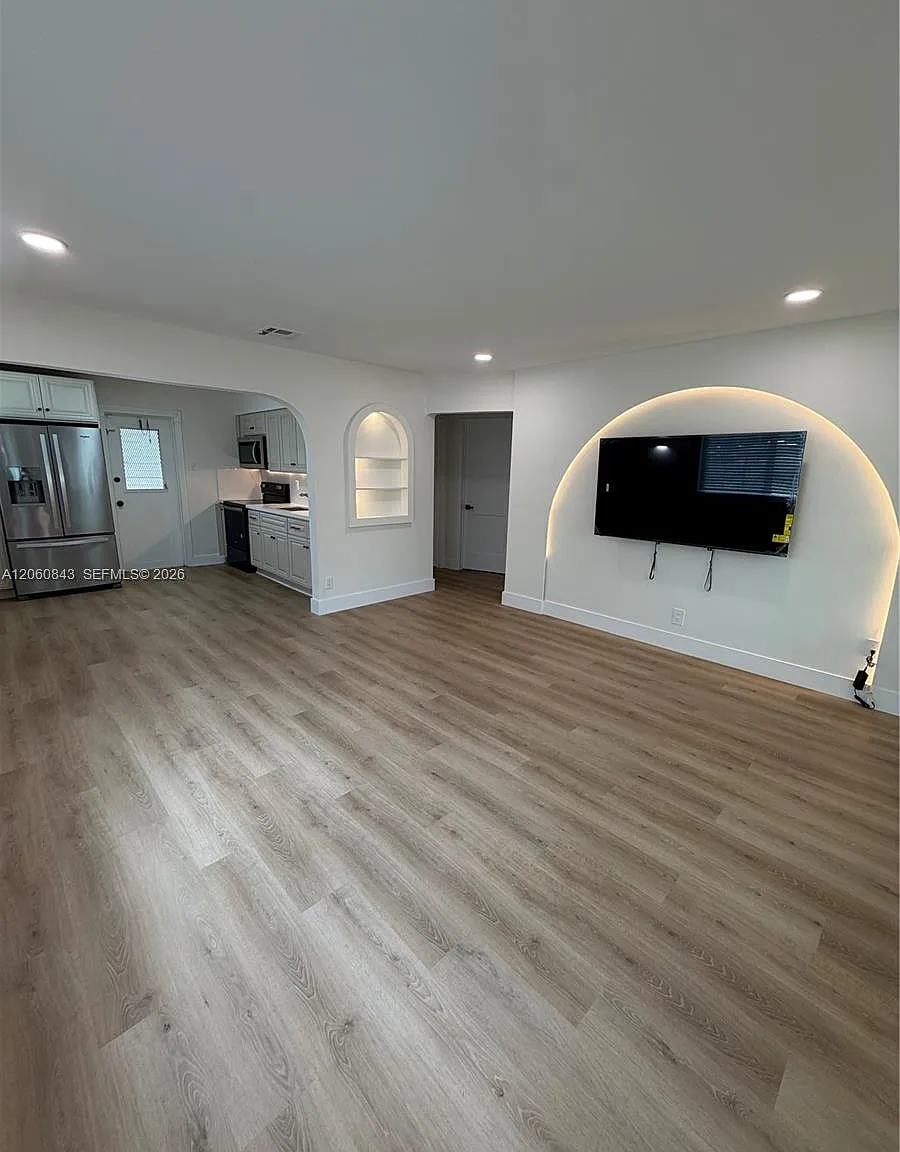 2 bed, 2.0 bath, 1776 sqft, $2,950 — Photo 3