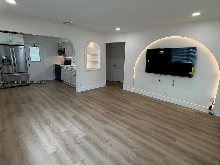 708 SW 7th Ave #1 — Photo 3