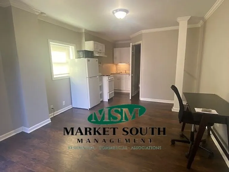 33 E 1013 — Photo 10