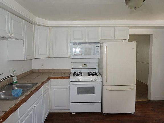 4th image of 36 Gallup Ave