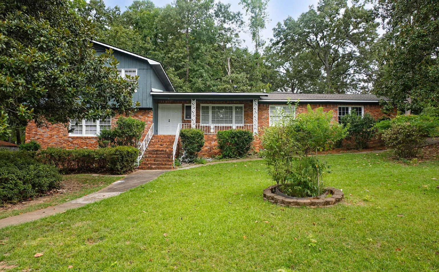 3 bed, 2.5 bath, 2036 sqft, $1,950 — Photo 2