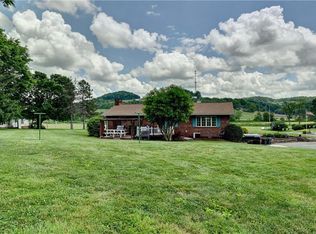 2848 Stonecreek Rd SW, New Philadelphia, OH 44663