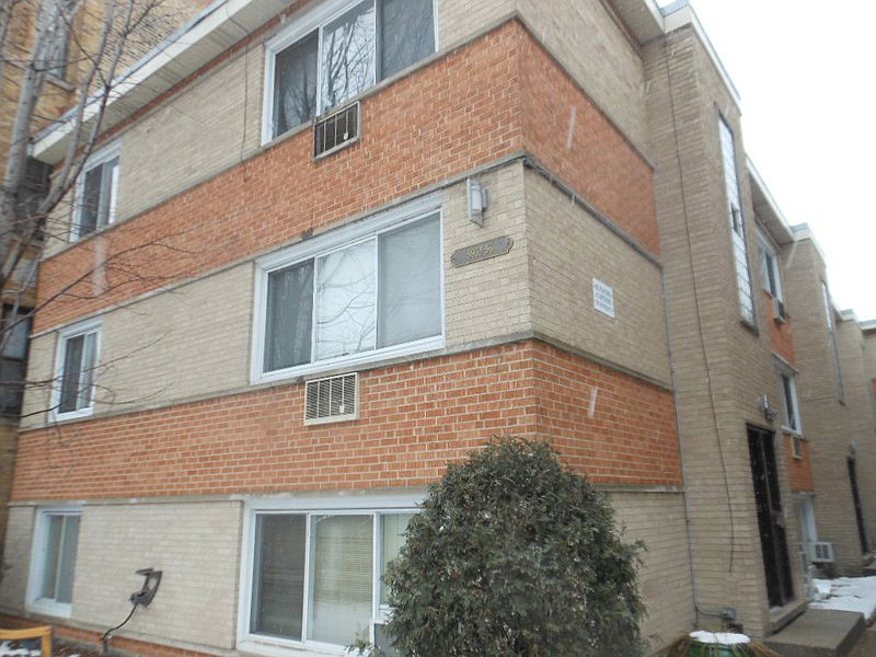 1st image of 5956 N Winthrop Ave APT 1E
