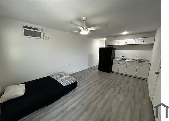 1st image of 4502 15th Ave S #101