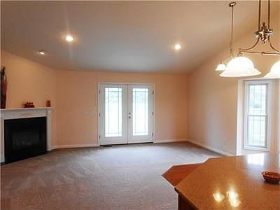 3rd image of 139 Anitas Ln