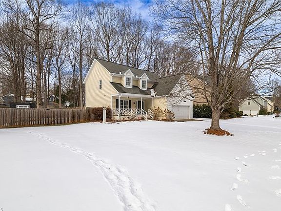 4th image of 2602 Regents Park Ln