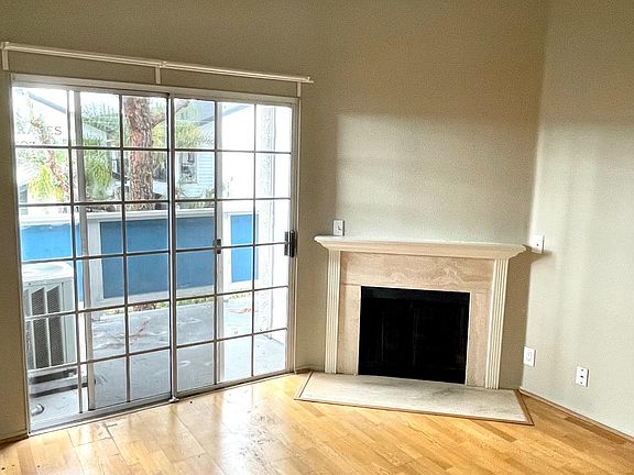 3rd image of 1200 Gaviota Ave APT 316