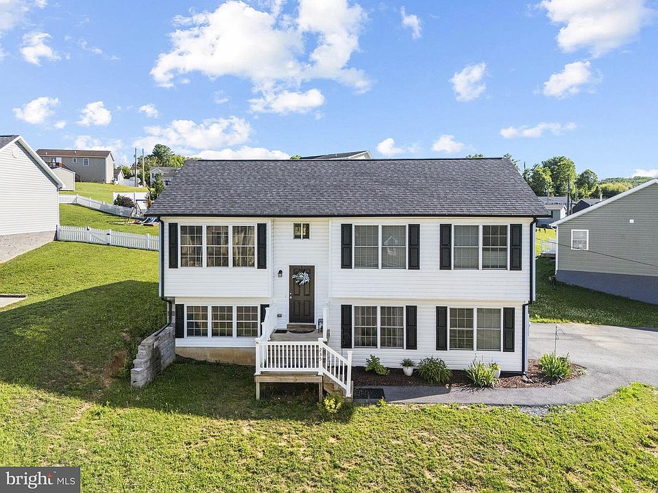 1st image of 235 Locustdale Loop