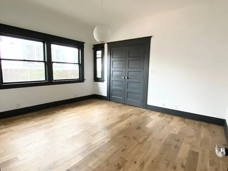 1548 W 48th St — Photo 39