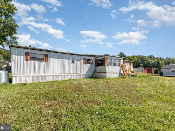 32 Liam Ln, Carlisle, PA 17015