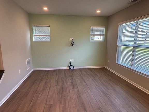 4th image of 5000 Pebble Ct