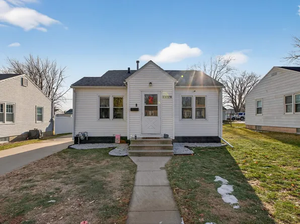 1806 Hawthorne Ave, Waterloo, IA 50702