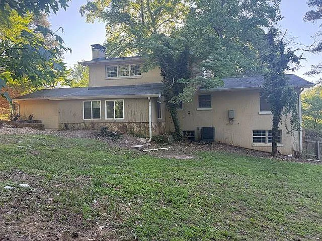 2836 Umberland Dr — Photo 2