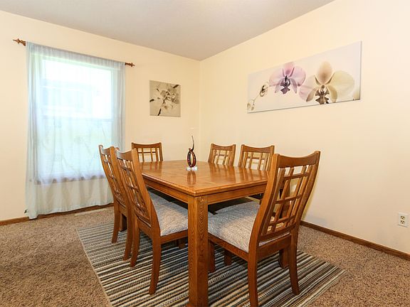 5th image of 1447 Saint Clair Ave