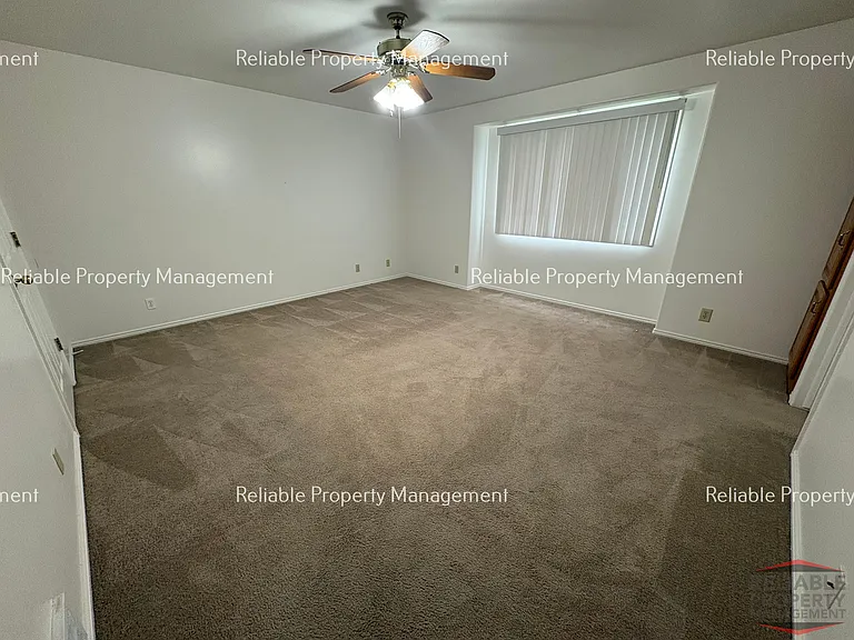 1322 Walstrom Ln — Photo 6
