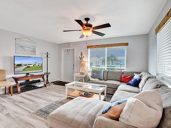 3rd image of 901 SW 6th Avenue