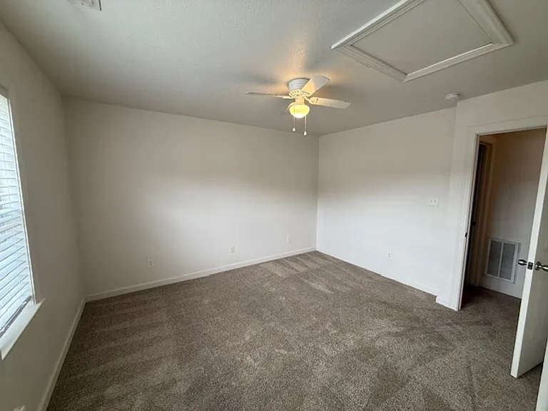 500 Springwood Dr — Photo 5