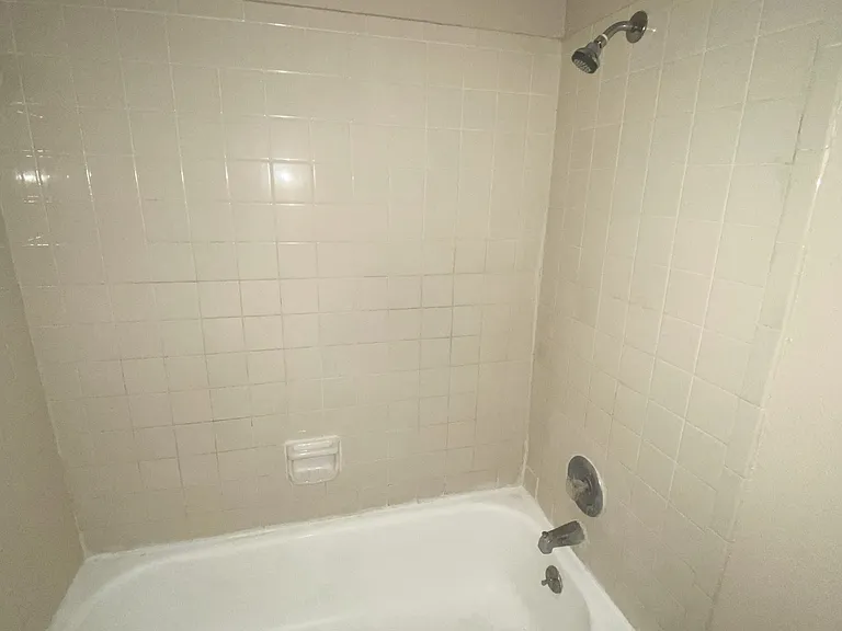 M bathroom shower