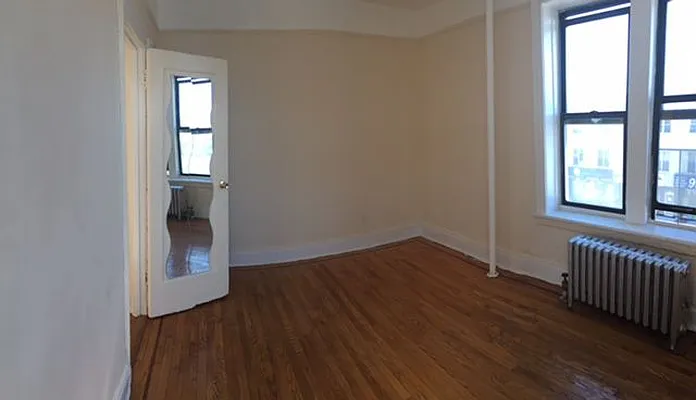 Rented by Smart NY Realty LLC | media 38