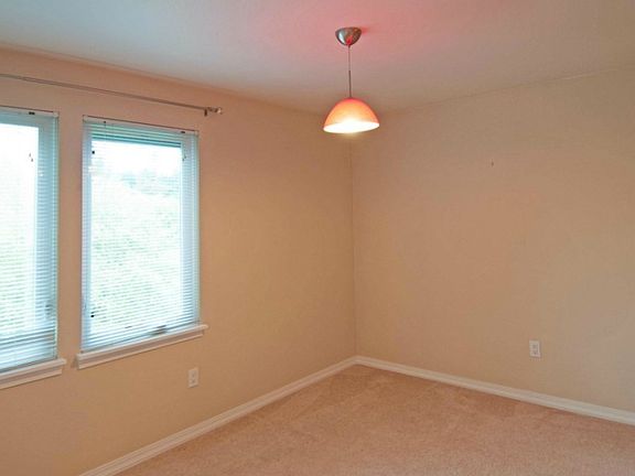 4th image of 20330 Bothell Everett Hwy APT C303