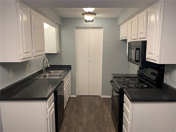 4th image of 11130 N Stratford Dr #303