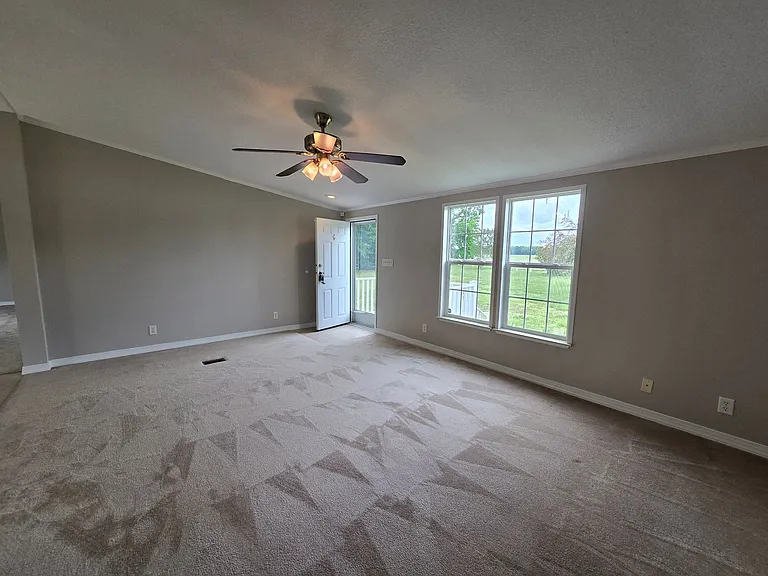293 S Currituck Rd — Photo 2