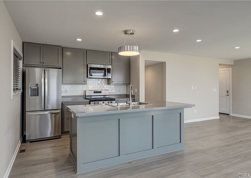 1st image of 2801 Bayview Dr #B
