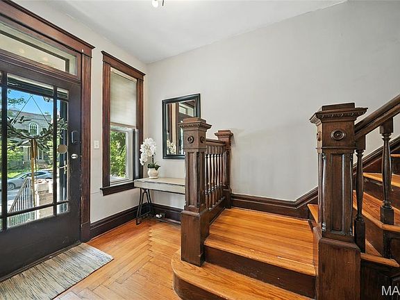 4th image of 2917 Victor St