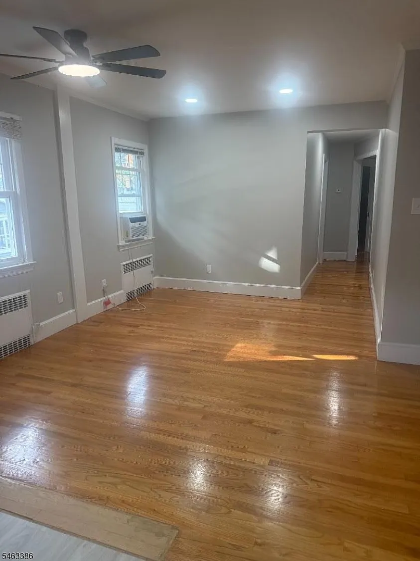 3 bed, 1.0 bath, $3,500 — Photo 4