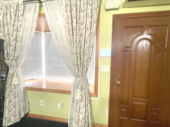 2963 Voorhies Avenue image 23 of 53