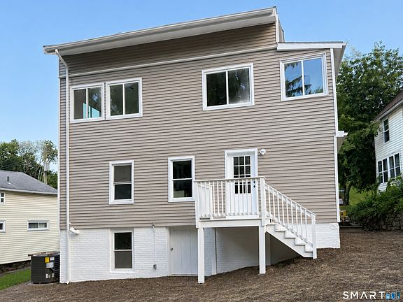 3rd image of 1038 W Main Street