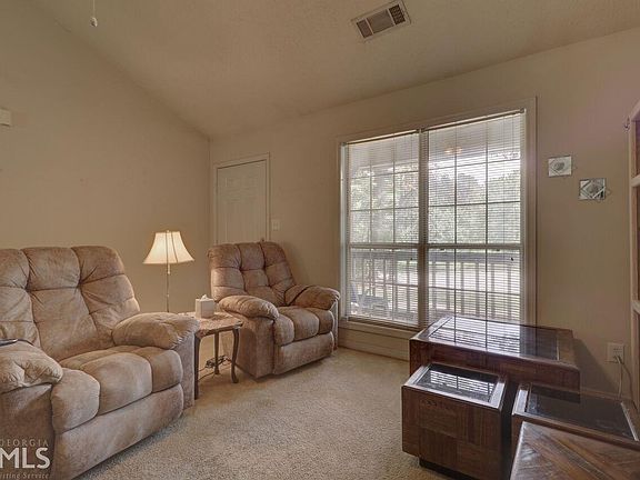 4th image of 120 Black Oak Ct