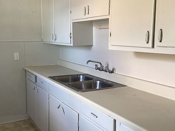 5th image of 221 S Avenue J